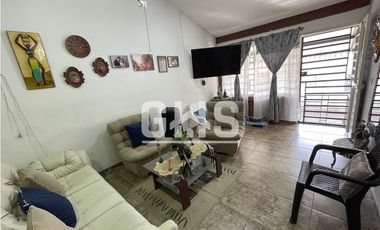 SE ARRIENDA CASA EN BARRIO TORRE LA VEGA CARTAGO
