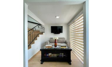 Casa Conjunto Santa Elena II