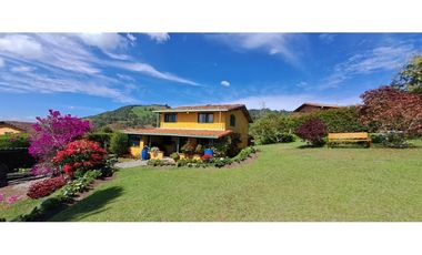 Casa finca en Copacabana con amplio lote y excelente ubicación