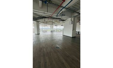 ARRIENDO OFICINAS BOGOTA NORTE CENTRO COMERCIAL SANTAFE
