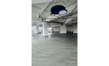 ARRIENDO OFICINAS BOGOTA NORTE CENTRO COMERCIAL SANTAFE
