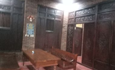 rumah joglo klasik gebyog jati berikut isi dalam