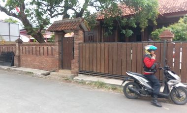 rumah joglo klasik gebyog jati berikut isi dalam