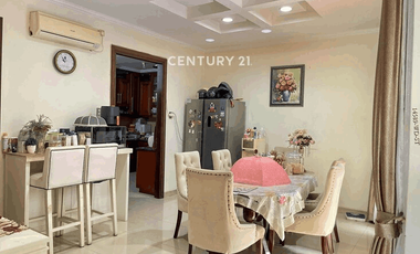 Dijual rumah posisi hook & cantik depan taman di Sektor 9 Bintaro