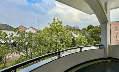 Dijual rumah posisi hook & cantik depan taman di Sektor 9 Bintaro