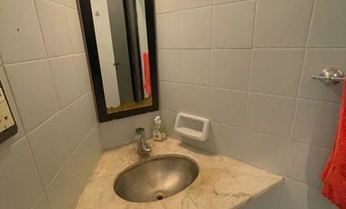 IMPECABLE OFICINA CON COCINA, PATIO Y DEPOSITO EN LA PERLA