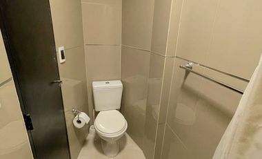 IMPECABLE OFICINA CON COCINA, PATIO Y DEPOSITO EN LA PERLA