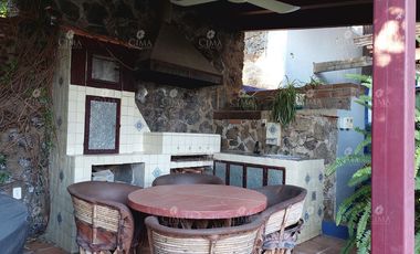 VENTA CASA EN COLONIA DEL BOSQUE - V354