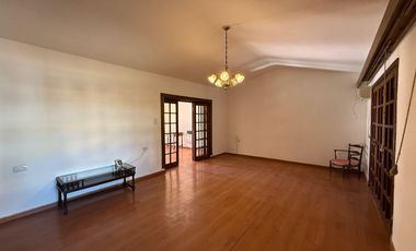 Casa en Alquiler – Uso Comercial – Cerro de las Rosas