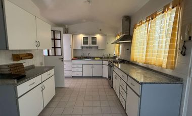 Casa en Alquiler – Uso Comercial – Cerro de las Rosas