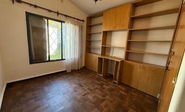 Casa en Alquiler – Uso Comercial – Cerro de las Rosas