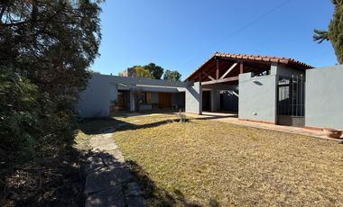 Casa en Alquiler – Uso Comercial – Cerro de las Rosas