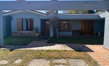 Casa en Alquiler – Uso Comercial – Cerro de las Rosas