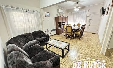 4 ambientes con 2 baños, PH al frente