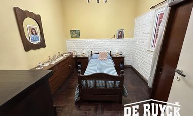 4 ambientes con 2 baños, PH al frente