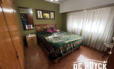 4 ambientes con 2 baños, PH al frente