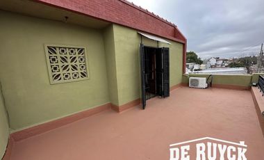 4 ambientes con 2 baños, PH al frente