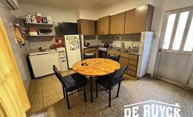 4 ambientes con 2 baños, PH al frente