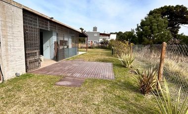 CASA MODERNA EN UNA PLANTA 8 PLAZAS BARRIO NAYADES PINAMAR