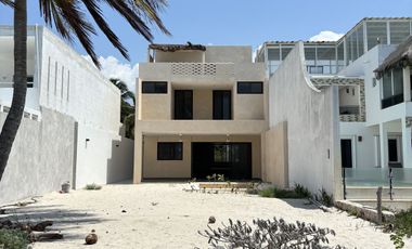 Casa frente al mar en venta en Telchac Puerto