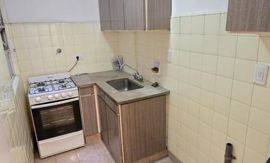 Departamento de 3 Ambientes con Balcón piso 12 en Av Rivadavia al 4300 en Almagro