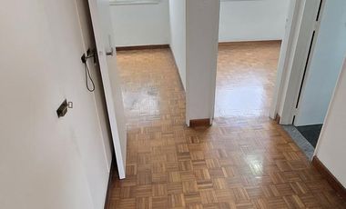 Departamento de 3 Ambientes con Balcón piso 12 en Av Rivadavia al 4300 en Almagro