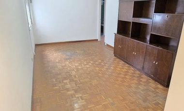 Departamento de 3 Ambientes con Balcón piso 12 en Av Rivadavia al 4300 en Almagro