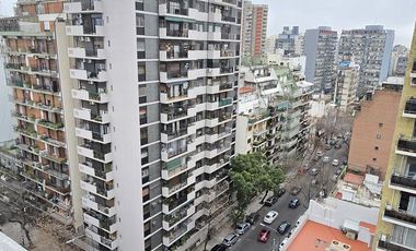 Departamento de 3 Ambientes con Balcón piso 12 en Av Rivadavia al 4300 en Almagro