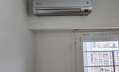Departamento de 3 Ambientes con Balcón piso 12 en Av Rivadavia al 4300 en Almagro
