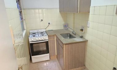Departamento de 3 Ambientes con Balcón piso 12 en Av Rivadavia al 4300 en Almagro
