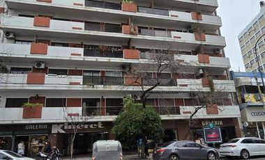 Departamento de 3 Ambientes con Balcón piso 12 en Av Rivadavia al 4300 en Almagro