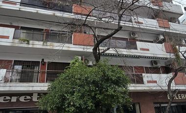 Departamento de 3 Ambientes con Balcón piso 12 en Av Rivadavia al 4300 en Almagro