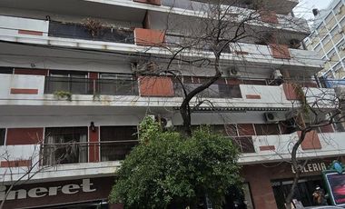 Departamento de 3 Ambientes con Balcón piso 12 en Av Rivadavia al 4300 en Almagro