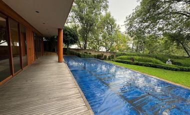 RESIDENCIA EN BOSQUES DE LAS LOMAS CON ALBERCA Y EXCLUSIVIVAD