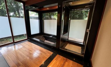 RESIDENCIA EN BOSQUES DE LAS LOMAS CON ALBERCA Y EXCLUSIVIVAD