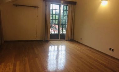 IMPECABLE RESIDENCIA EN AVENIDA AHUEHUETES SUR EN RENTA