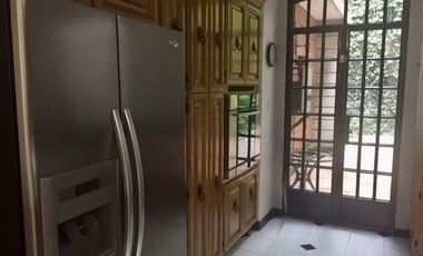 IMPECABLE RESIDENCIA EN AVENIDA AHUEHUETES SUR EN RENTA