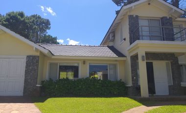 alquilo casa en  Pinamar zona Alamos  goleta hercules 1075