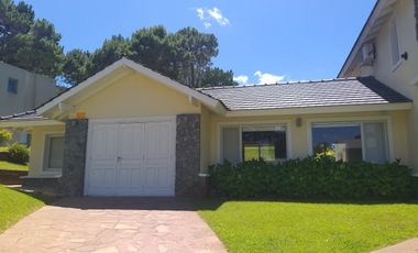 alquilo casa en  Pinamar zona Alamos  goleta hercules 1075