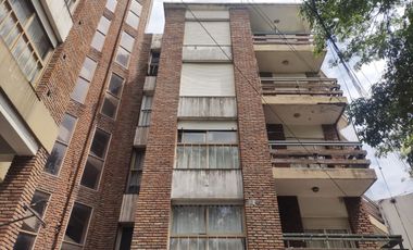 Departamento Frente a la plaza principal