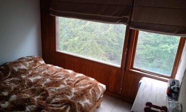 ALTOS DE CHAPELCO - MUY LINDA CASA EN DOS PLANTAS, DE DOS DORMITORIOS.