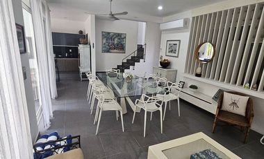 CASA EN VENTA  EN MERIDA EN PRIVADA  ALTOZANO  EN  YUCATAN