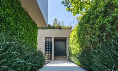 Casa en Venta y Renta en el Corazón de Bosque de las Lomas