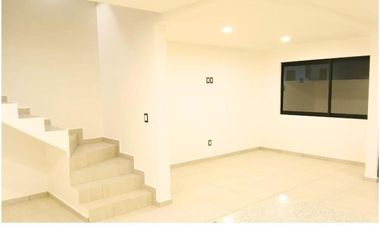 GRAN OPORTUNIDAD! CASA EN VENTA MINIMALISTA EN CIUDAD MESETA