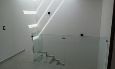 GRAN OPORTUNIDAD! CASA EN VENTA MINIMALISTA EN CIUDAD MESETA