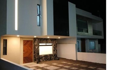 GRAN OPORTUNIDAD! CASA EN VENTA MINIMALISTA EN CIUDAD MESETA