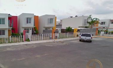 CASA EN VENTA EN HACIENDA LAS BUGAMBILIAS A 10 MINUTOS DE PLAZA SENDERO PERIFERICO, 10 MINUTOS DE AUDITORIO MUNICIPAL DE REYNOSA
