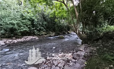 Se vende casa en Bugaba a orilla de La Interamericana