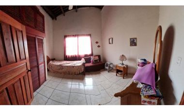 NUEVA GORGONA / 4 HECTAREAS  / 5 HABITACIONES / PISCINA