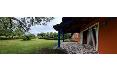 NUEVA GORGONA / 4 HECTAREAS  / 5 HABITACIONES / PISCINA